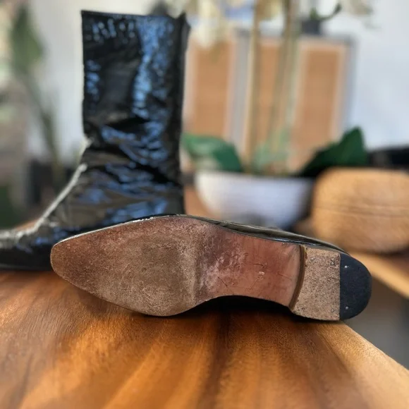 MANOLO BLAHNIK VINTAGE PATENT LEATHER BOOT size EU 35.5 - Picture 4 of 11